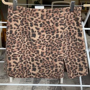 Cheetah skirt with side slit